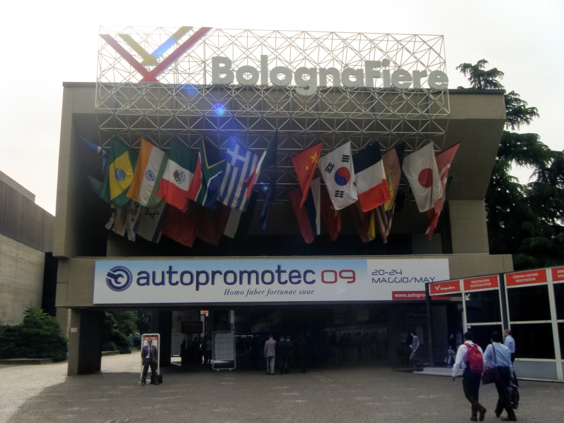 Autopromotec-fiera-2009-Entrata