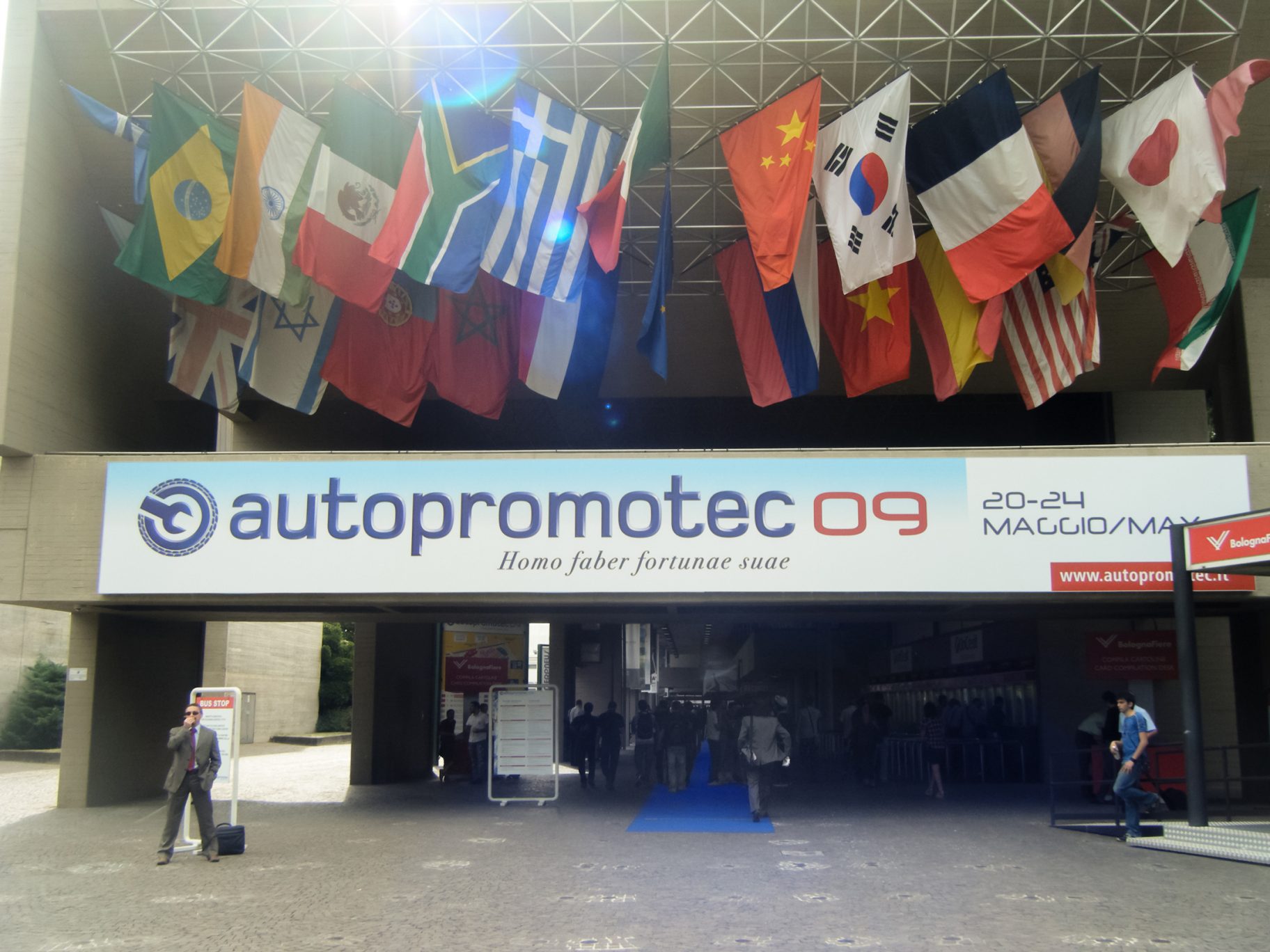 Autopromotec-fiera-2009-Entrata 02